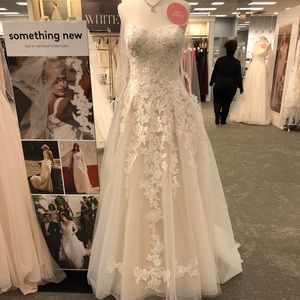 Vintage style wedding dress